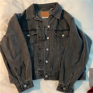 Levi’s premium 90s oversized trucker jean jacket